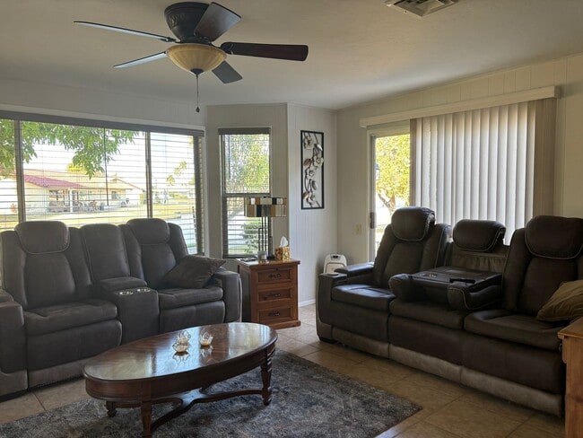 Building Photo - 533 Leisure World
