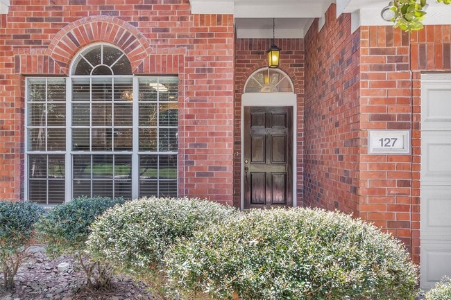 Building Photo - 127 N Willow Point Cir