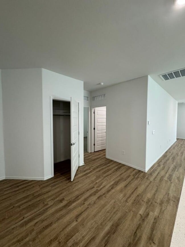 Building Photo - 10004 N Guayacan Trail