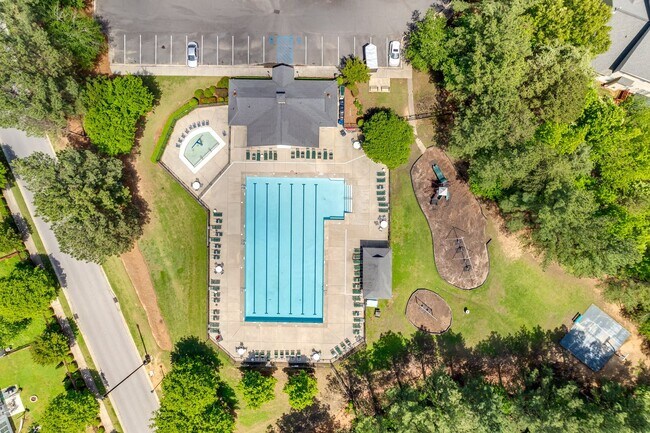 Building Photo - Idyllic 3-bed, 2.5 bath in the desirable W...