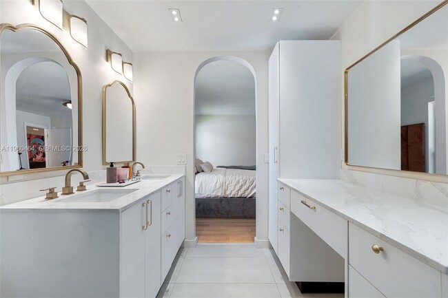 Building Photo - 6246 SW 10th St