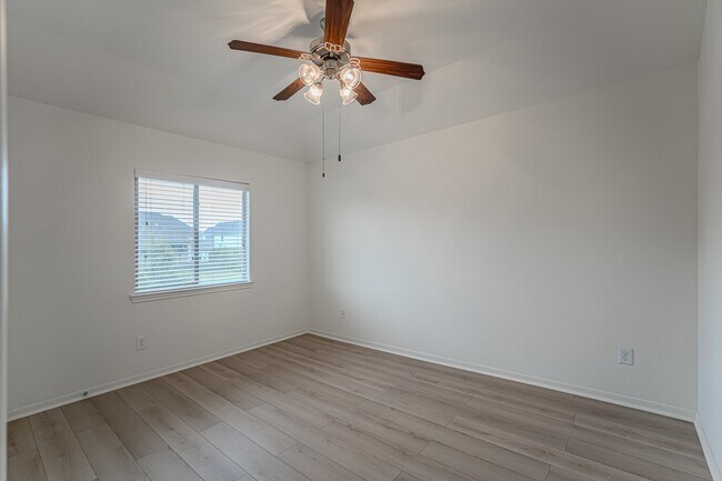 Building Photo - 25507 Marmite Dr