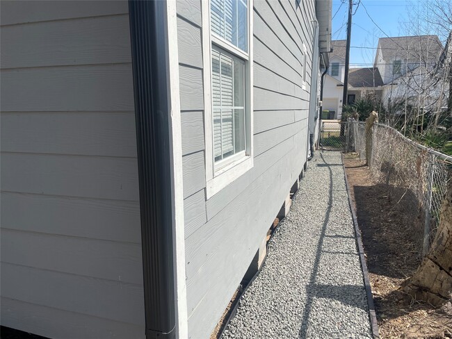 Building Photo - 2508 S Texas Ave