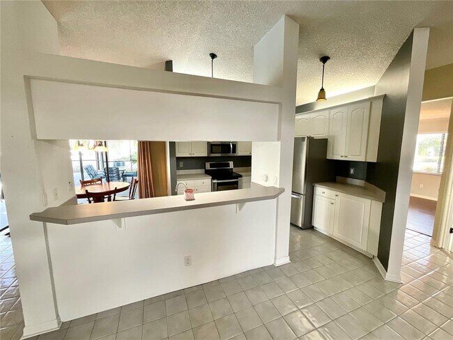 Building Photo - 1349 Hillside Dr