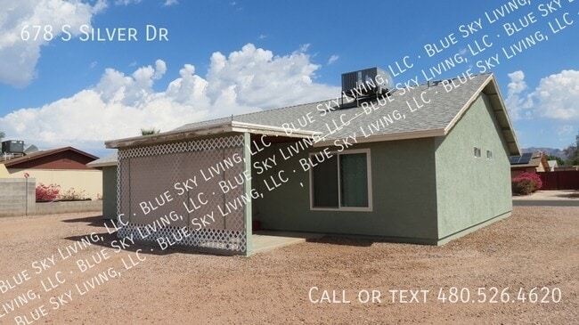 Building Photo - 678 S Silver Dr