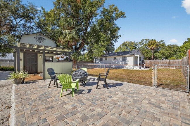 Building Photo - 4214 W Ohio Ave