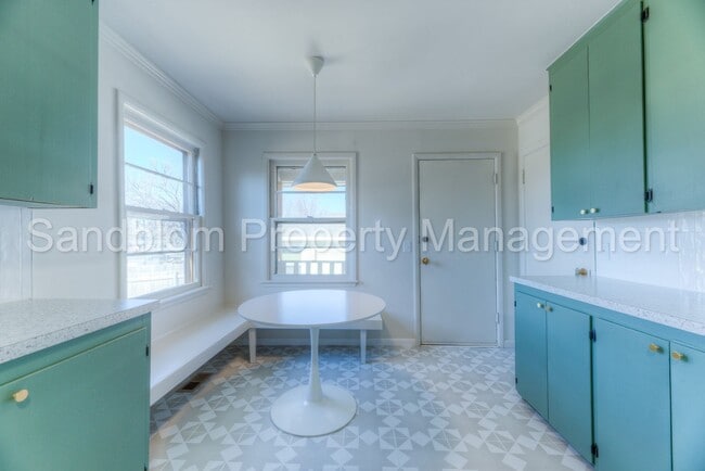Building Photo - 4012 S Toledo Ave