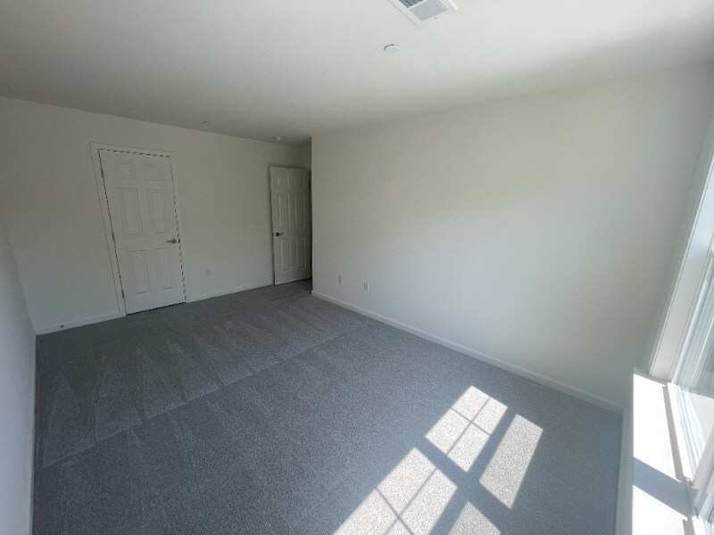 Building Photo - 203 Thompson Ave