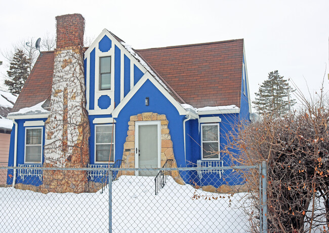 Building Photo - 1407 N Washburn Ave