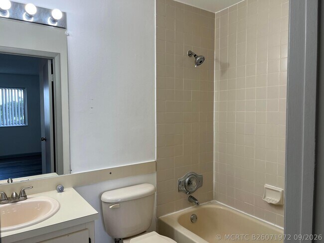 Building Photo - 5200 NW 31st Ave