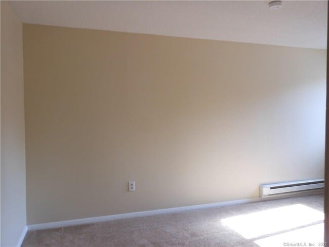 Building Photo - 7 Padanaram Rd