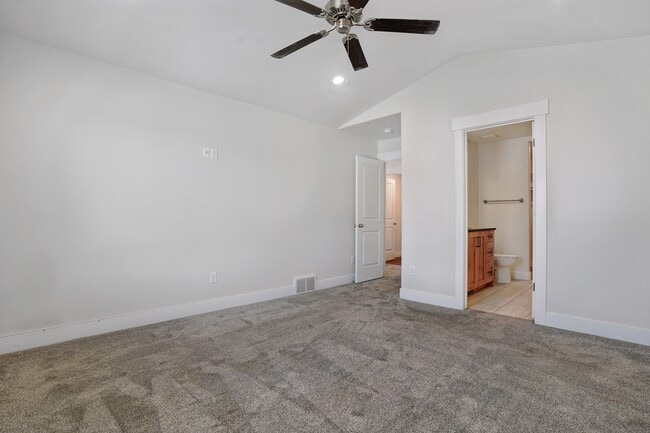 Building Photo - 336 Destiny Wy