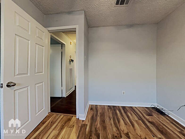 Building Photo - 8466 Gallahad St