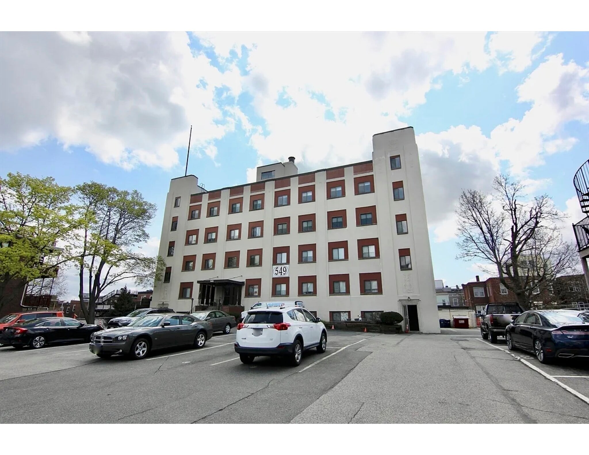 Exterior - 549 E 4th St