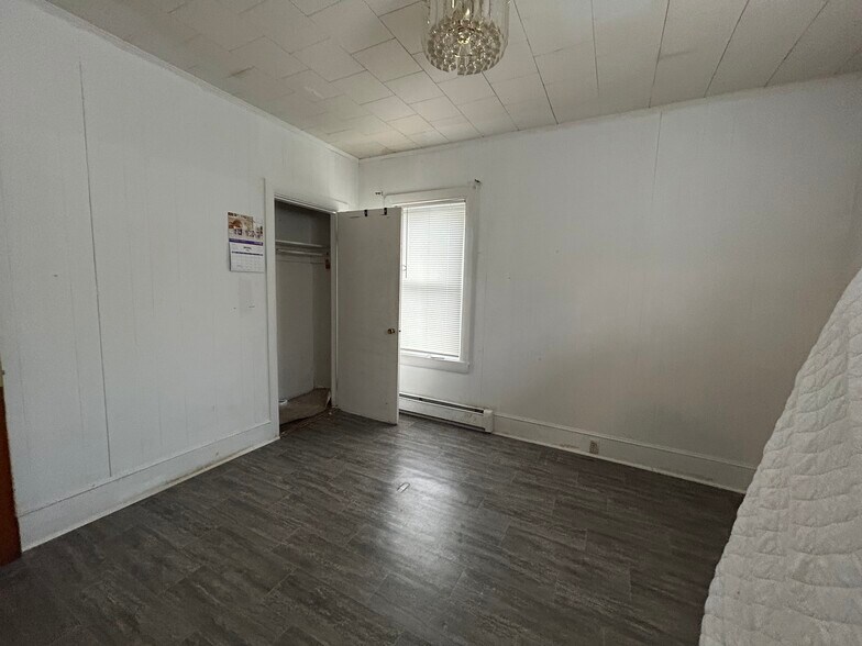 Building Photo - 93 Andover St