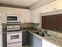 Building Photo - 3445 Oak Dr