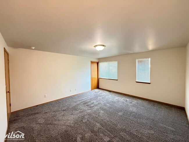 Building Photo - 7400 Richey Rd