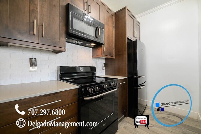 Building Photo - Glen Cove! Large renovated one bedroom one bath
