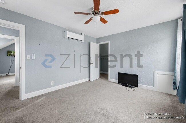 Building Photo - 965 W Ocean View Ave
