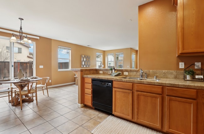 Building Photo - 5274 Kankakee Dr