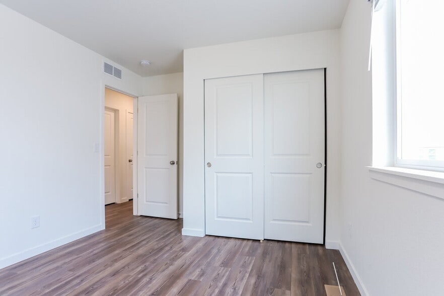 Building Photo - 18568 E 47th Ave