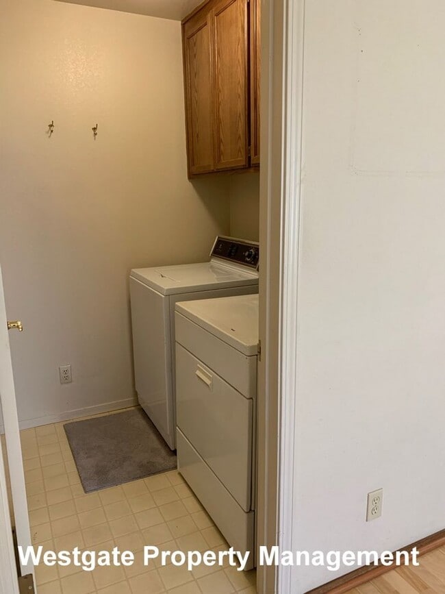 Building Photo - 1160 Birch Dr