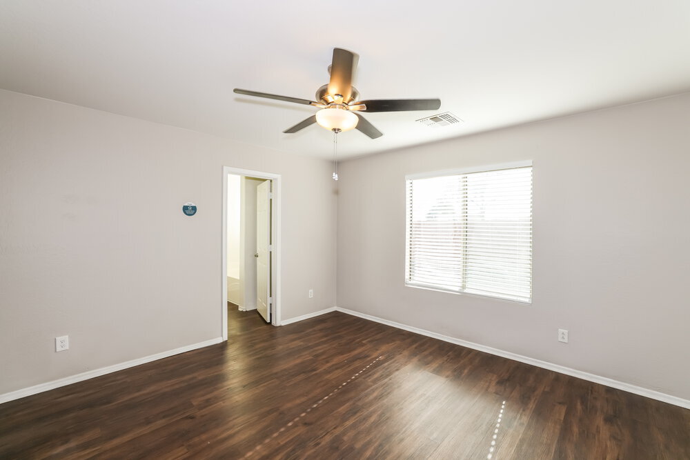 Building Photo - 12817 W Mandalay Ln