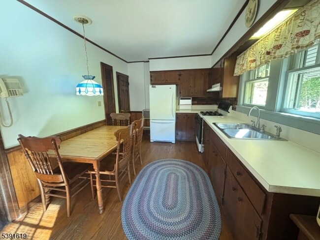 Building Photo - 211 Washington St