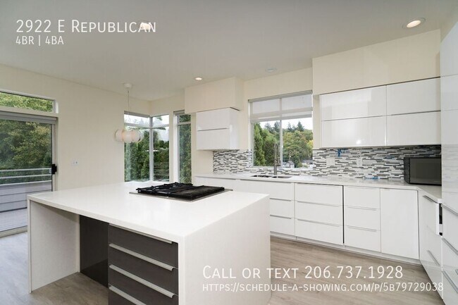 Building Photo - 2922 E Republican-