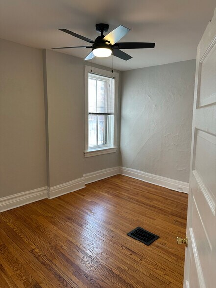 Building Photo - 3808 Flad Ave