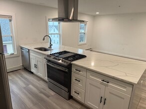 Building Photo - 61 Chapel St