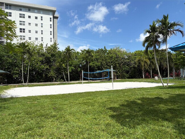 Building Photo - 2671 S Course Dr