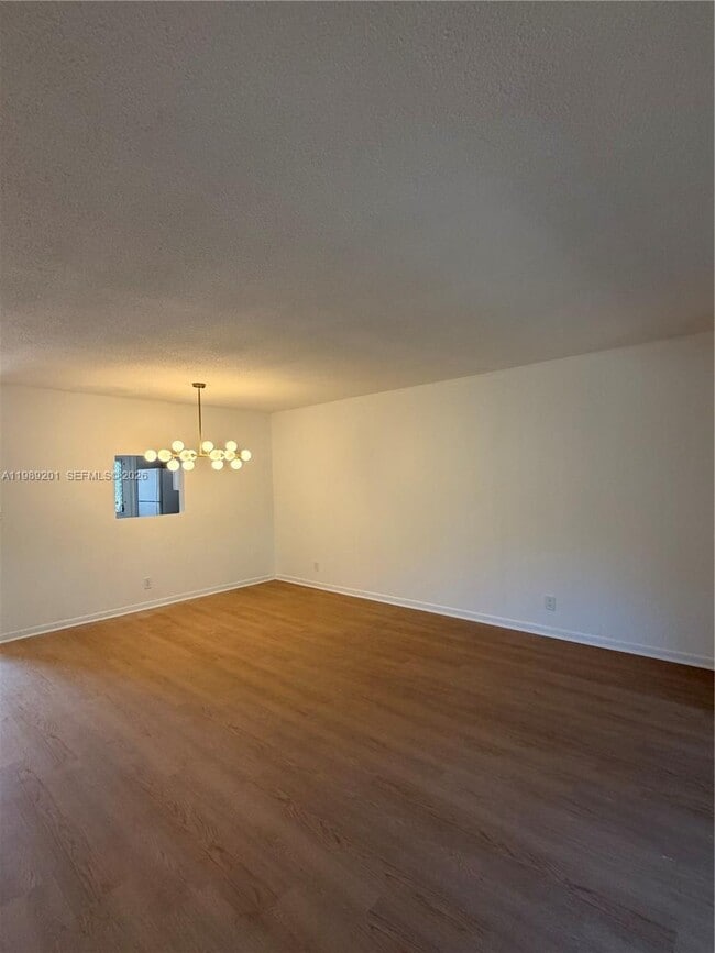 Building Photo - 218 NE 12th Ave