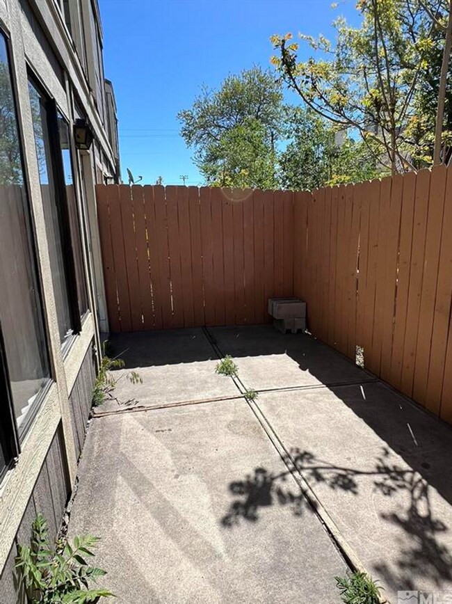 Building Photo - 1527 Steven Ct