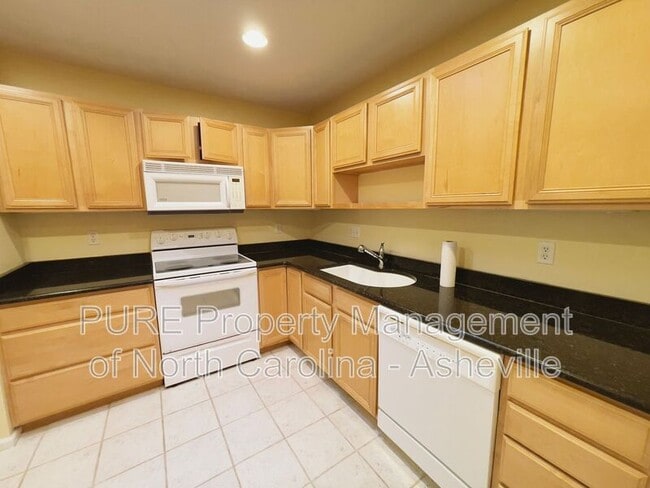 Building Photo - 15 Spring Village Ln