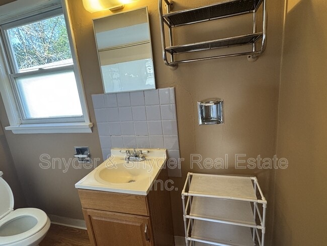 Building Photo - 2350 Newton St