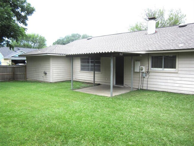 Building Photo - 17907 Fieldglen Dr