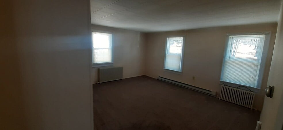 Building Photo - 201 Railroad St