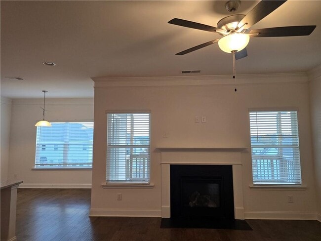 Building Photo - 5171 Woodland Rd