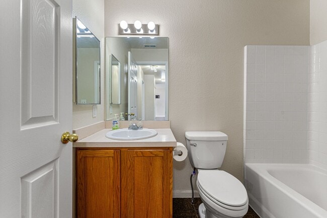 Building Photo - Charming Home in Sunnyside, DENVER