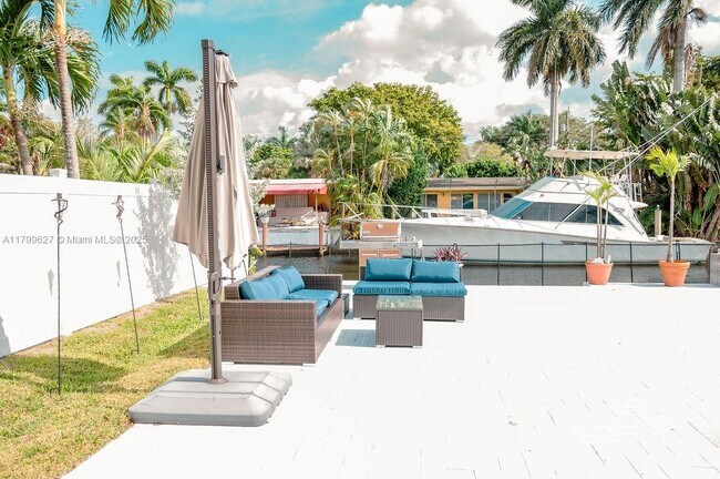 Building Photo - 2506 Bimini Ln