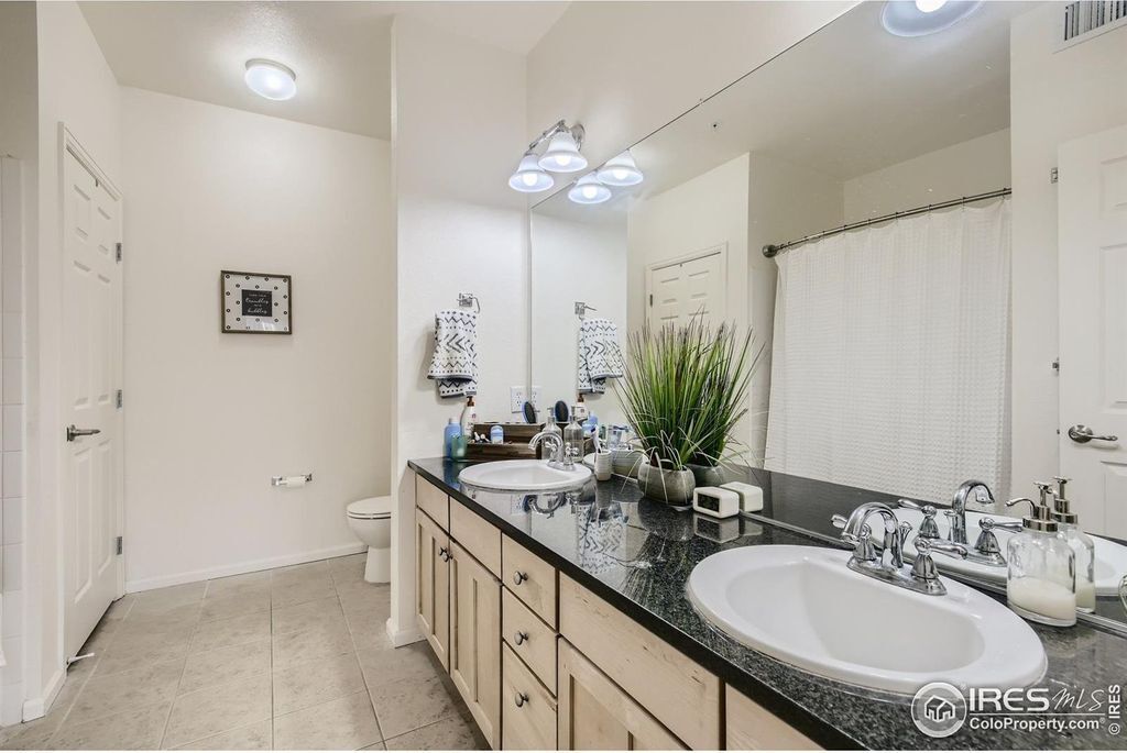 Building Photo - 3035 Blue Sky Cir