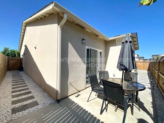 Building Photo - 6213 E Garland Ave