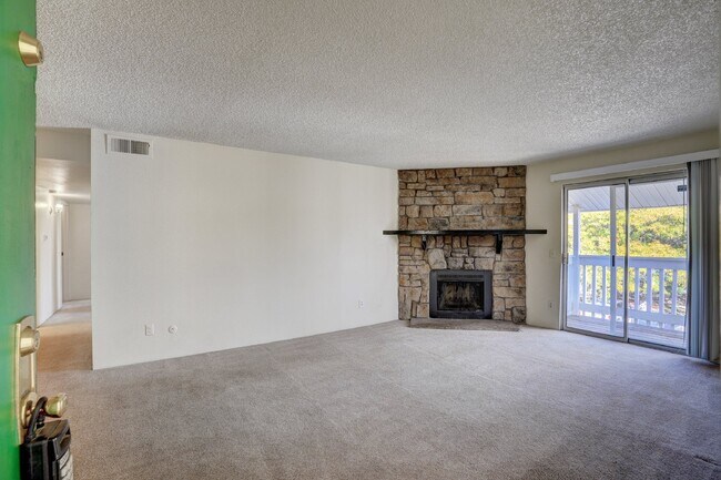 Building Photo - $1,625 - 2 Bed, 2 Bath Condo in Denver wit...