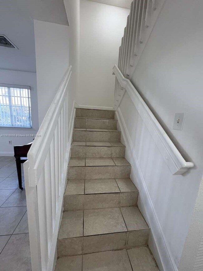 Building Photo - 2092 NE 167th St