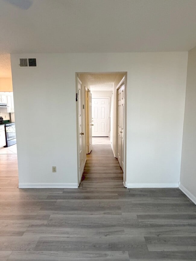 Building Photo - 6968 Wesley Ct