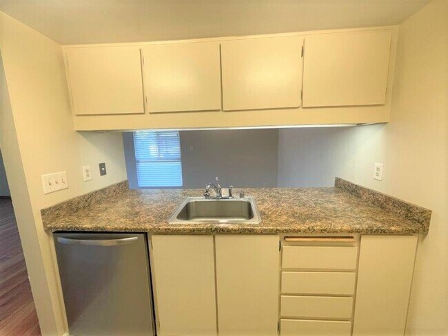 Building Photo - 1732 Sapling Ct