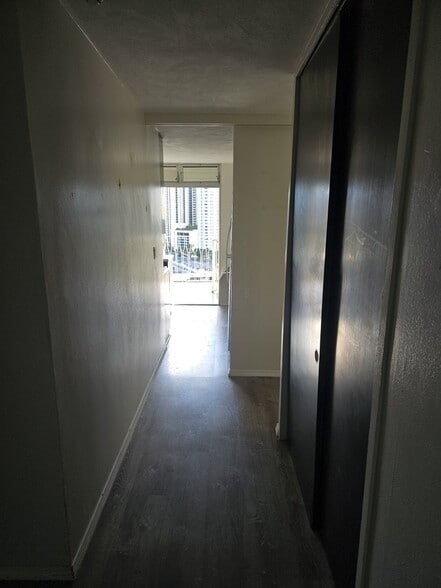 Building Photo - 1519 Nuuanu Ave