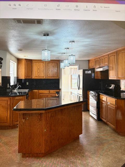 Building Photo - 2316 Den Helder Dr