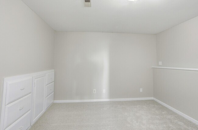Building Photo - 4320 W Brookview Ct